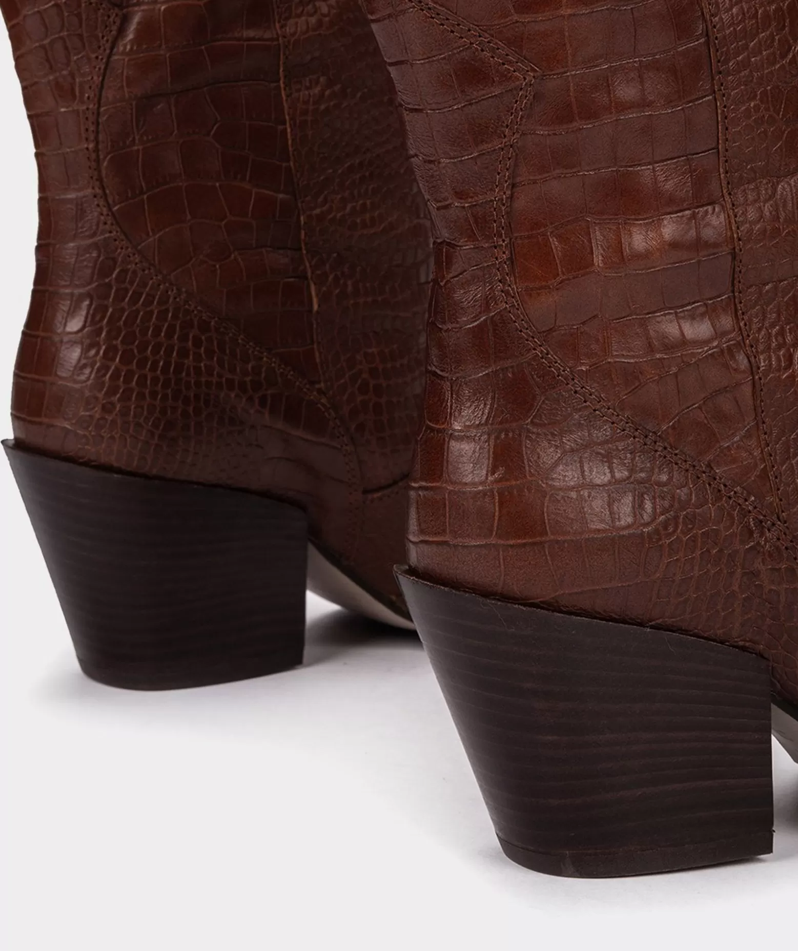 bottes_mimollets_en_cuir_gaufre_de_couleur_camel_4.webp Pedro Miralles Bottes Mi-Mollets En Cuir Gaufre De Couleur Camel