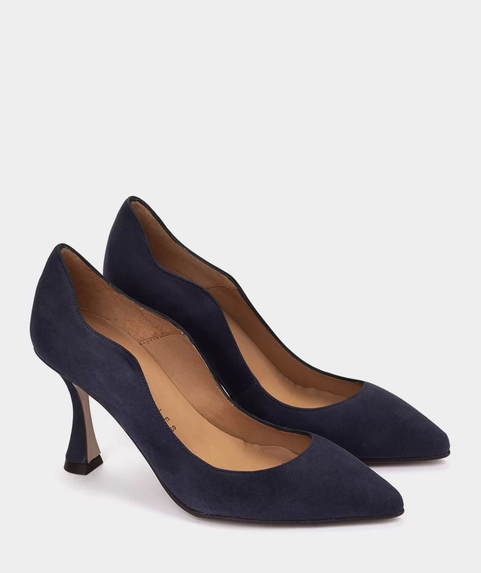 Pedro Miralles Chaussures A Talons Avec Un Bout Pointu Fin, En Daim Bleu Marine.