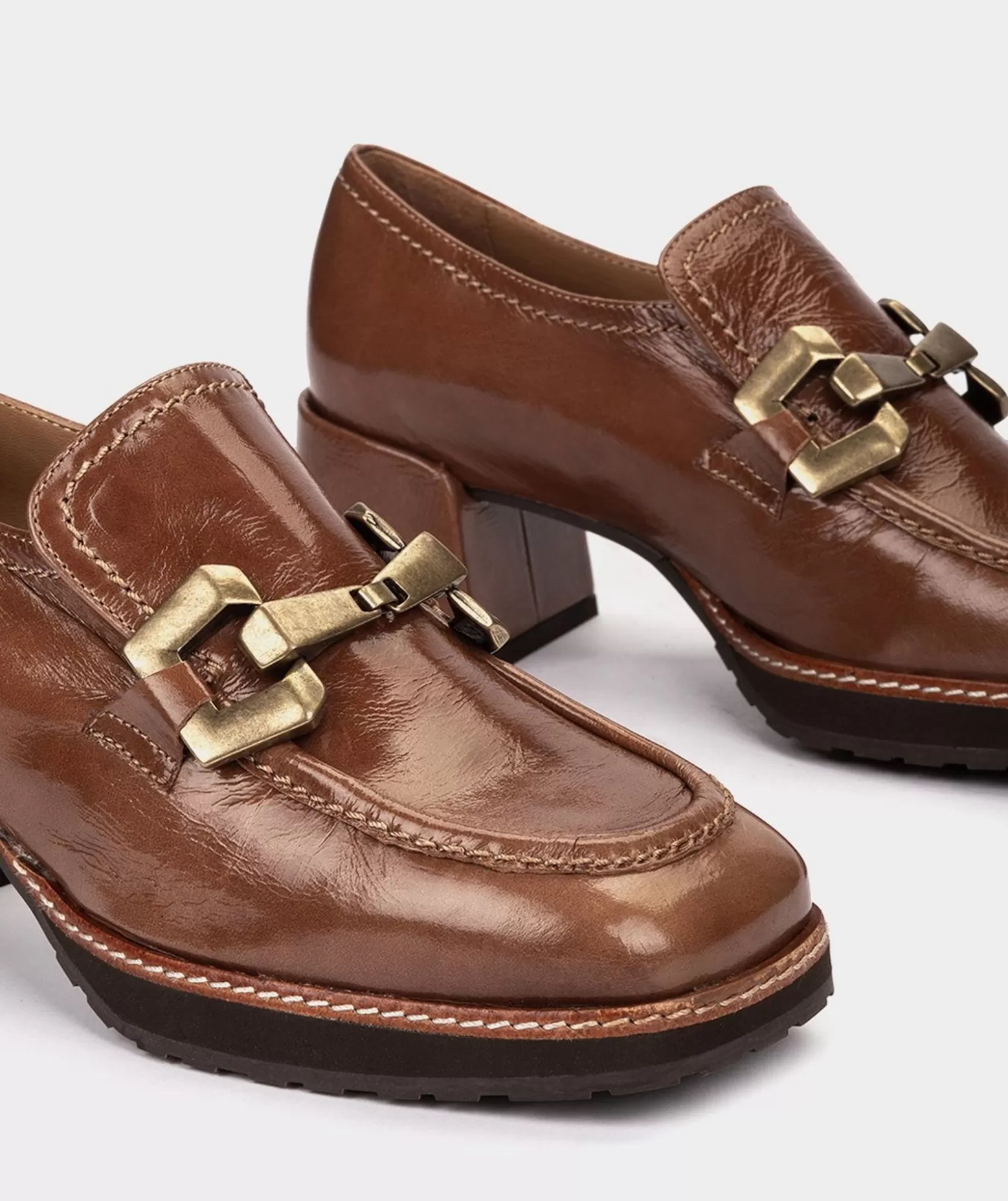 Pedro Miralles Chaussures A Talons En Cuir Verni De Couleur Cuir