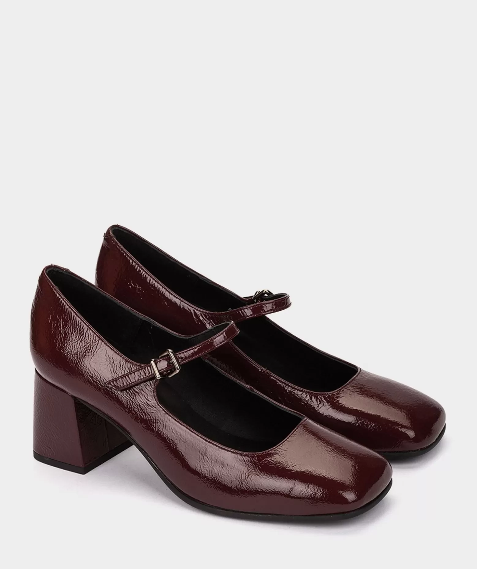 chaussures_a_talons_hauts_en_cuir_verni_de_couleur_vin_2.webp Pedro Miralles Chaussures A Talons Hauts En Cuir Verni De Couleur Vin