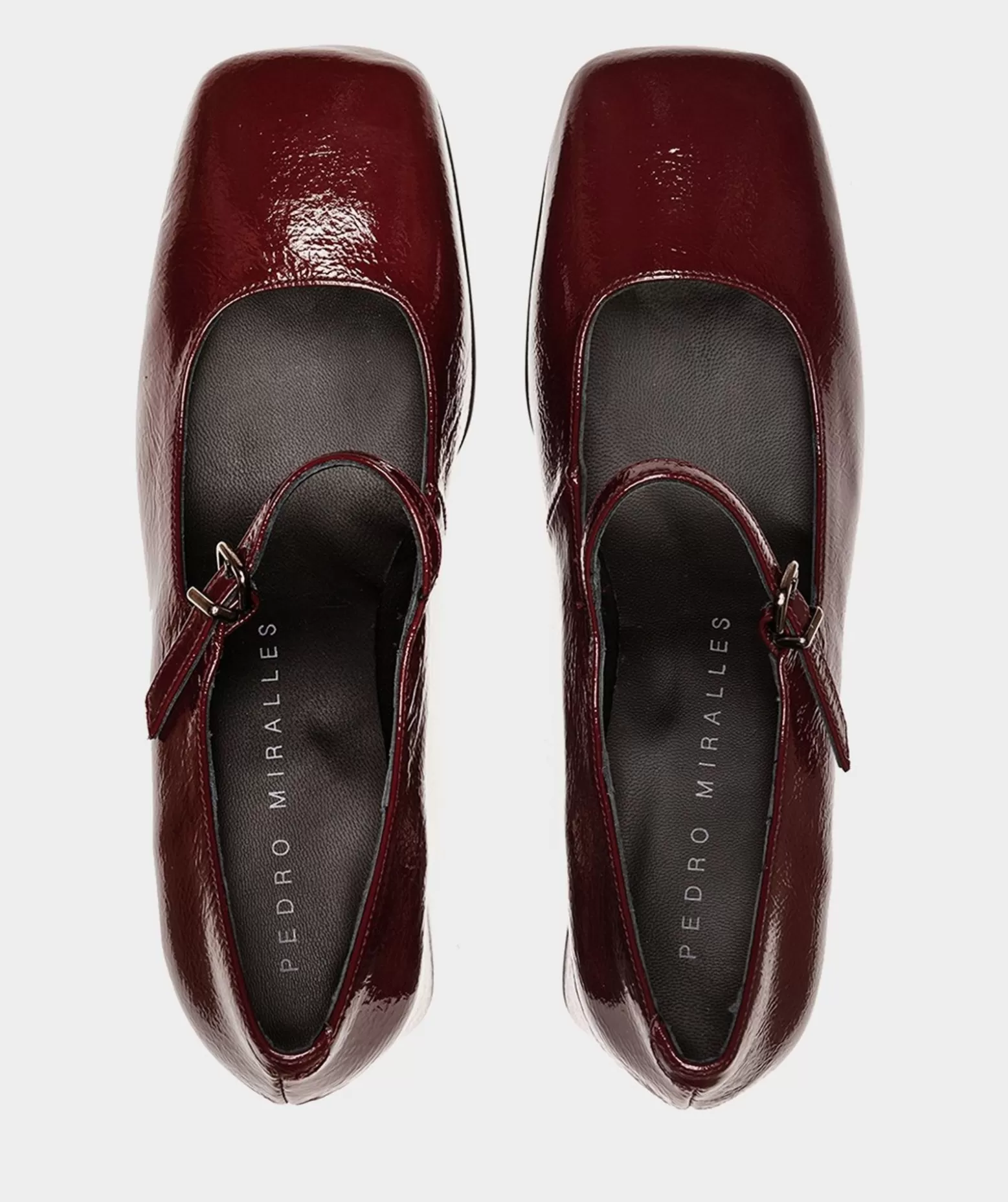 chaussures_a_talons_hauts_en_cuir_verni_de_couleur_vin_3.webp Pedro Miralles Chaussures A Talons Hauts En Cuir Verni De Couleur Vin