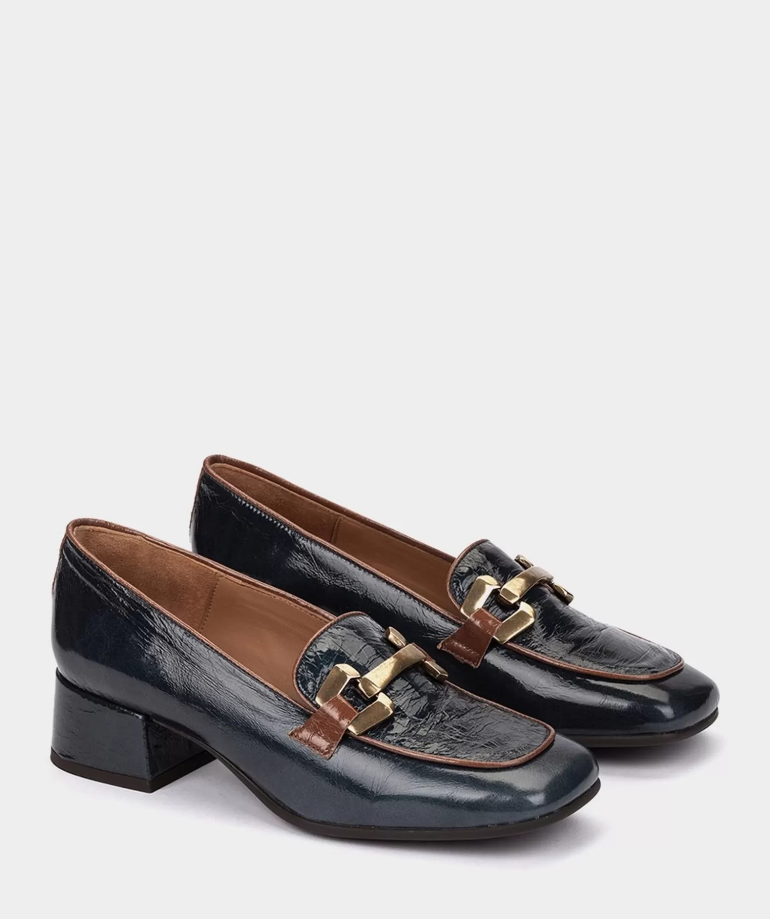 Pedro Miralles Mocassins En Cuir Verni Bleu Marine Avec Ornements Dorees