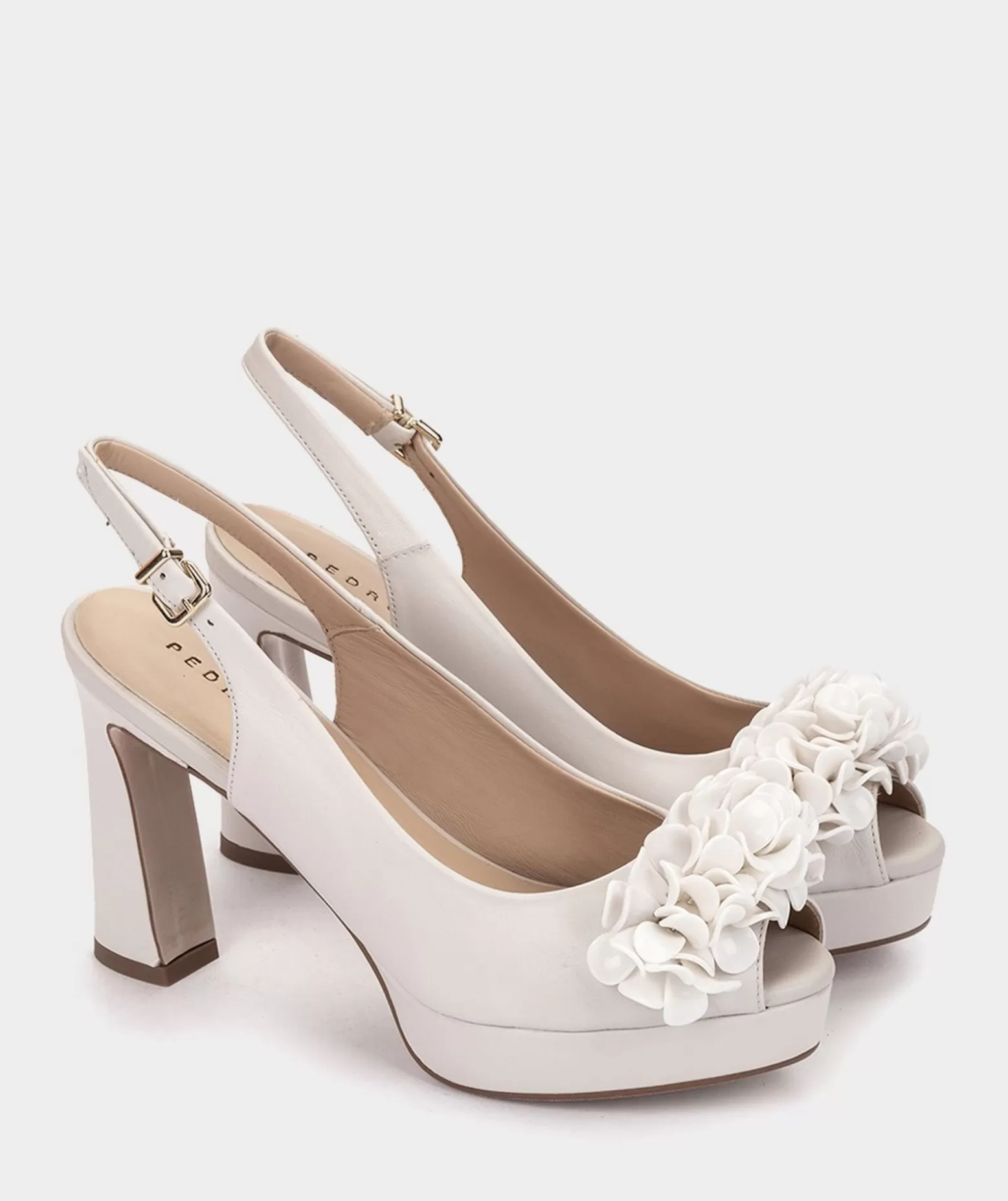 sandales_a_talon_beige_avec_ornements_assortis_1.webp Pedro Miralles Sandales A Talon Beige Avec Ornements Assortis