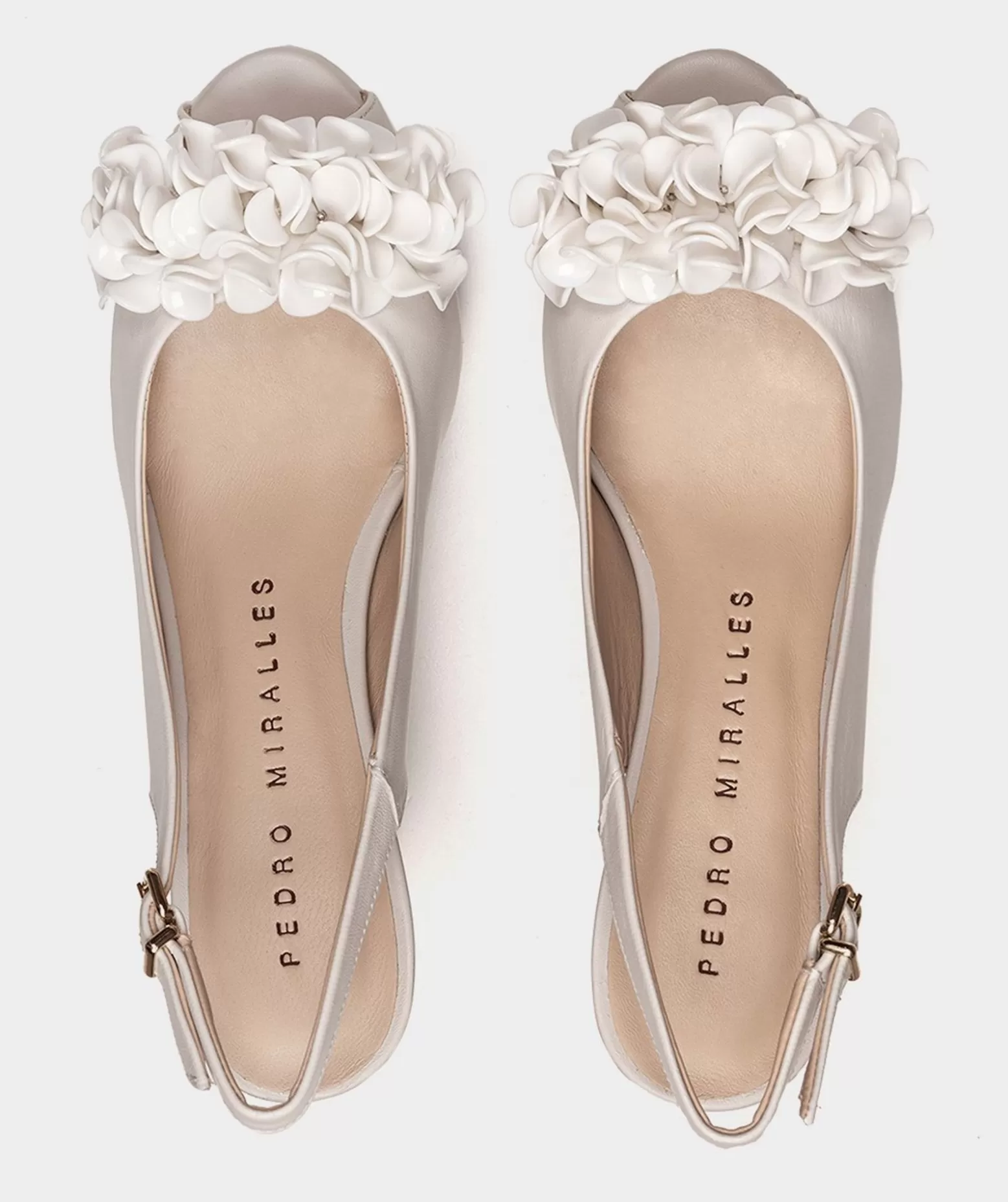 sandales_a_talon_beige_avec_ornements_assortis_2.webp Pedro Miralles Sandales A Talon Beige Avec Ornements Assortis