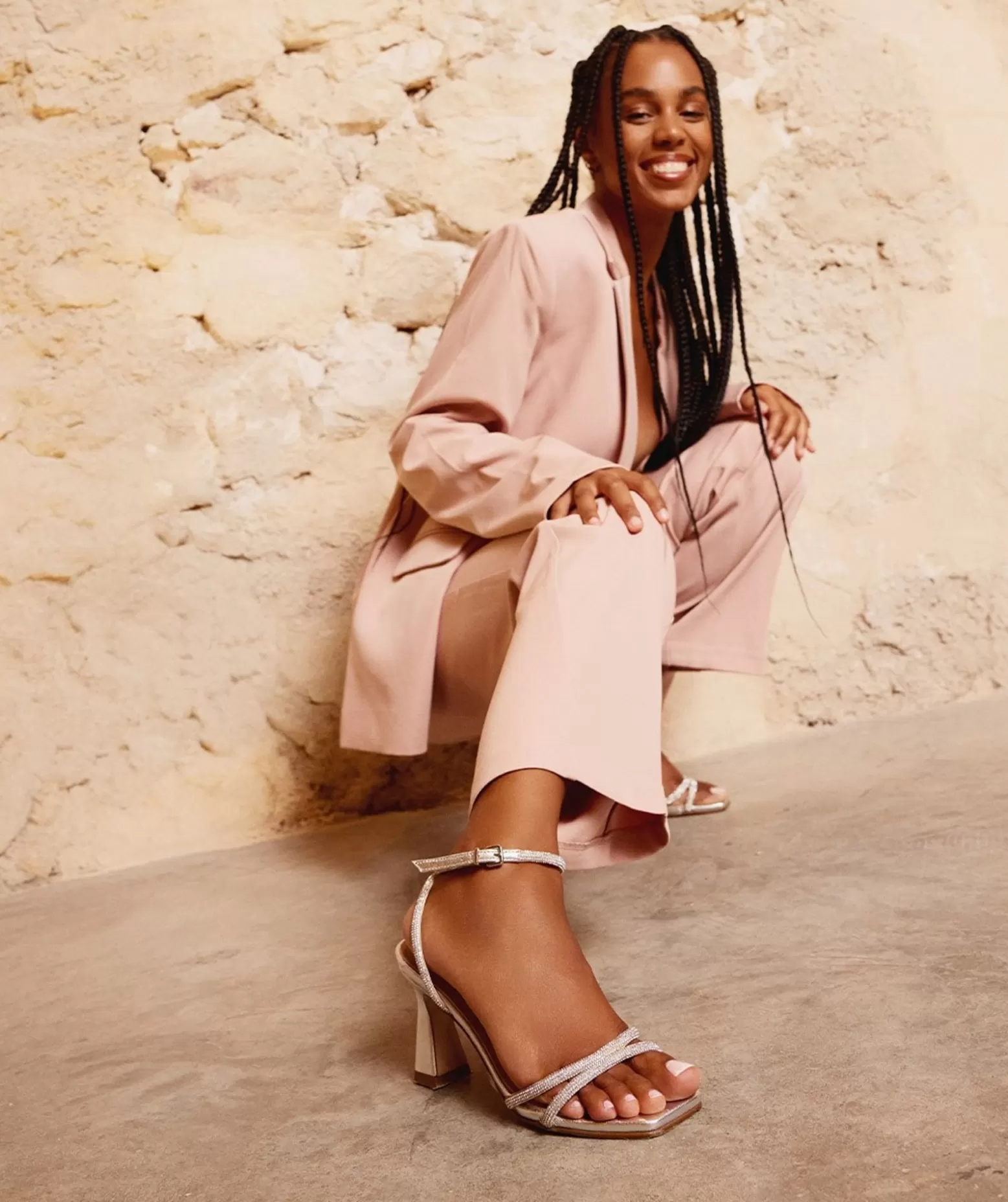 sandales_a_talons_en_cuir_avec_ornements_en_cristal_de_couleur_argentee_0.webp Pedro Miralles Sandales A Talons En Cuir Avec Ornements En Cristal De Couleur Argentee