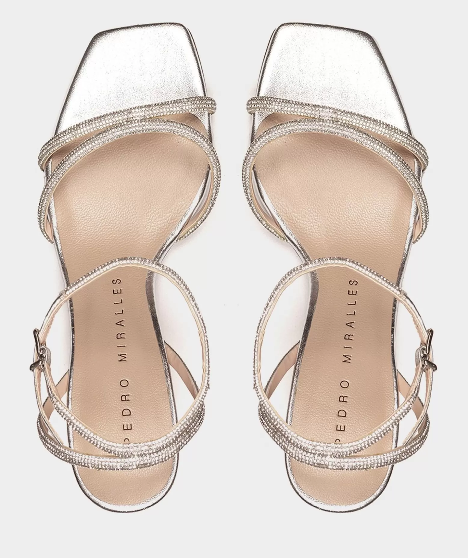 sandales_a_talons_en_cuir_avec_ornements_en_cristal_de_couleur_argentee_2.webp Pedro Miralles Sandales A Talons En Cuir Avec Ornements En Cristal De Couleur Argentee