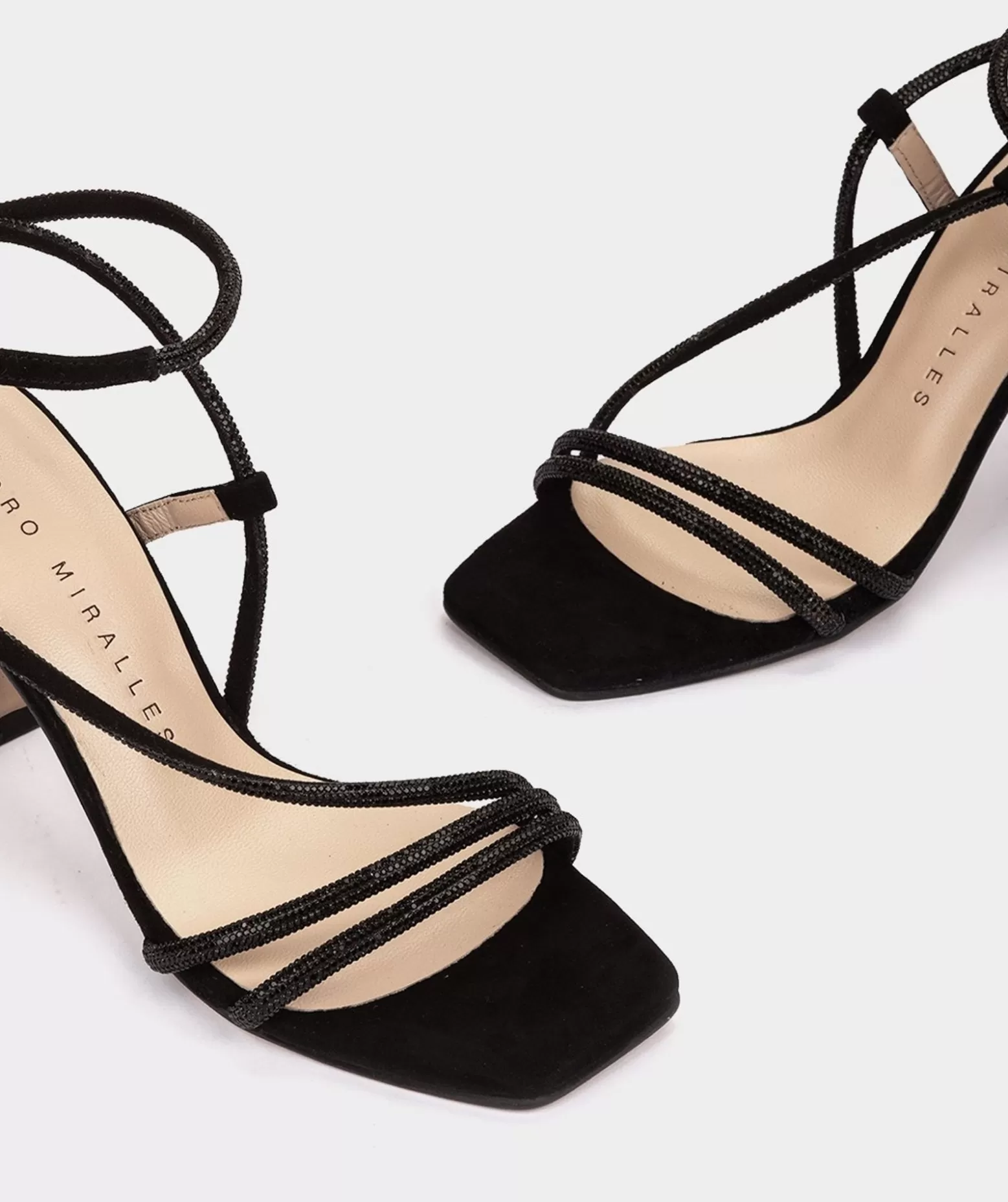 Pedro Miralles Sandales A Talons En Cuir Noir Ornees De Cristaux