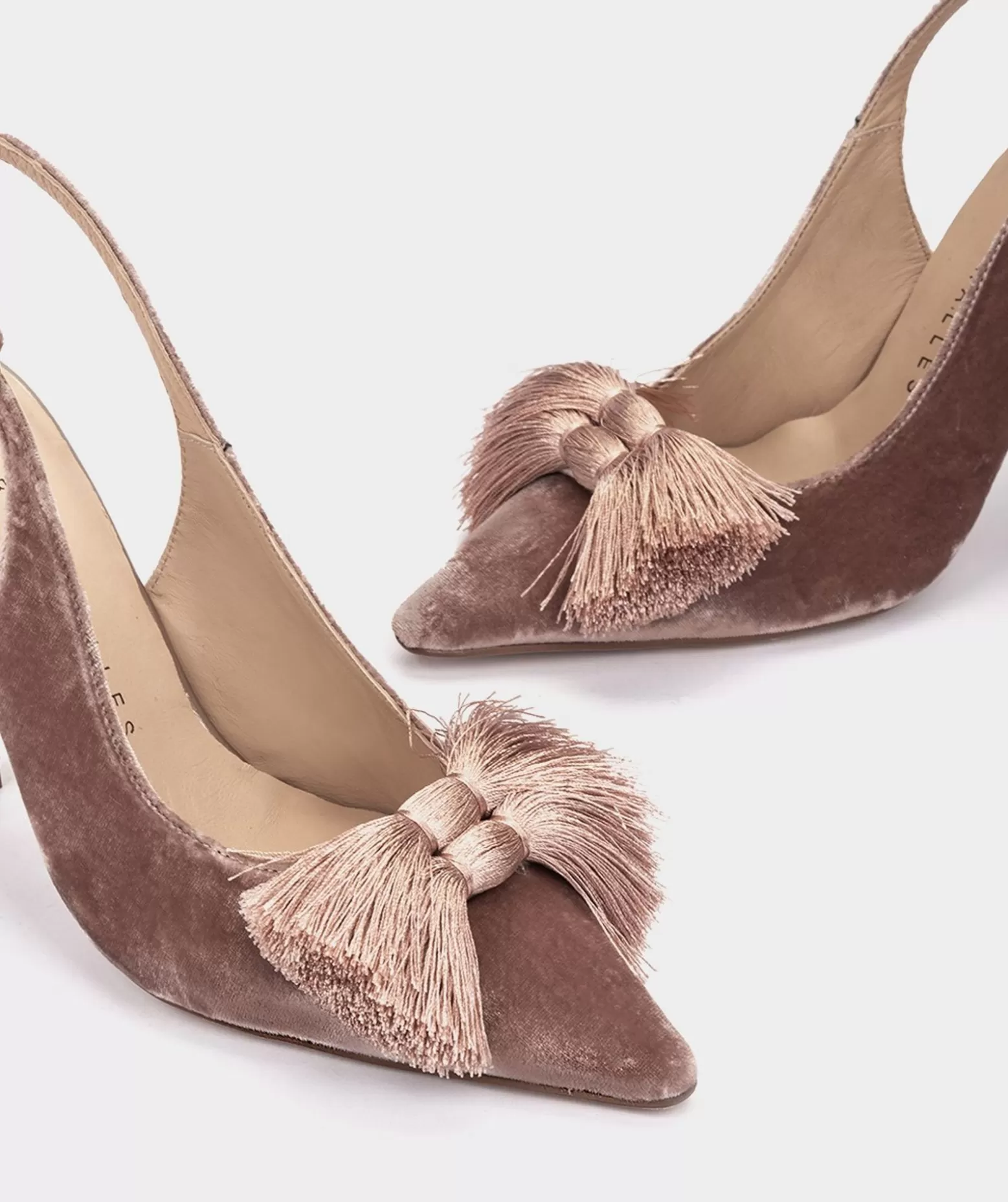 Pedro Miralles Talons En Velours Dans La Couleur Des Cheveux.